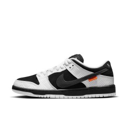 Nike x TIGHTBOOTH SB Dunk Low sneakers