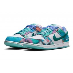 Nike SB Dunk Low Futura Laboratories Bleached Aqua