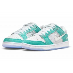 NIKE SB DUNK LOW APRIL SKATEBOARDS